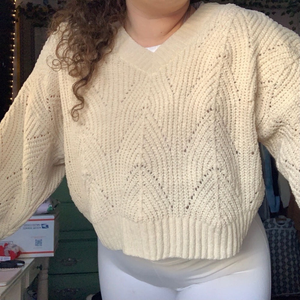 american eagle white cream knit sweater